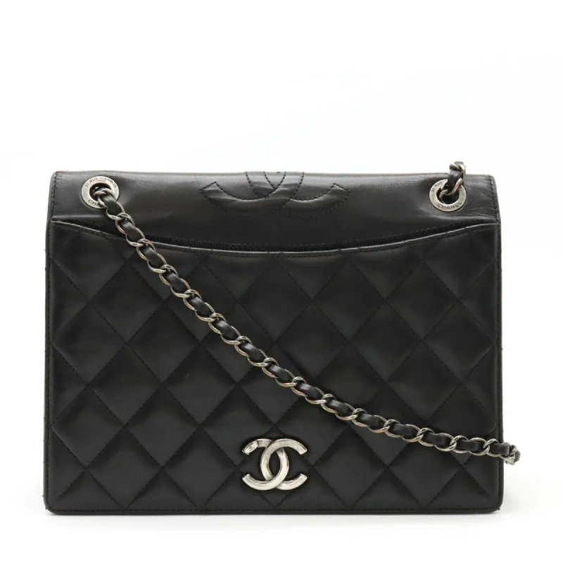 Chanel Matelassé  Leather Shoulder Bag (Pre-Owned)